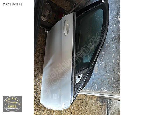 MERCEDES -BENZ C SERİSİ W205 SAĞ ÖN KAPI