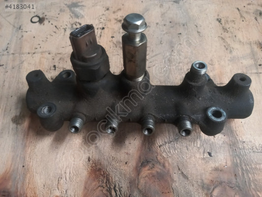 İSUZU NLR MAZOT DAĞITICI RAİL BORUSU