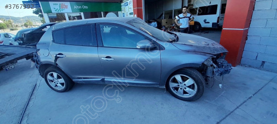 MEGANE 3 FLUENCE SAĞ ÖN DOLU ORİJİNAL HATASIZ KAPI