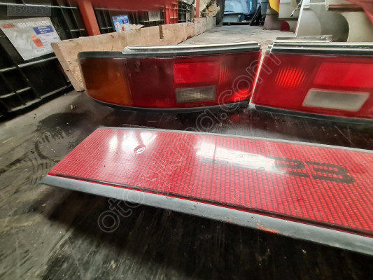Mazda 323 hatchback stop reflektör