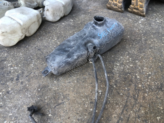 DACİA SANDERO STEPWAY CAM SU BIDONU