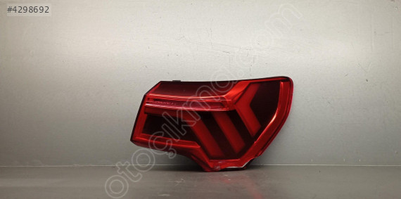 AUDİ Q3 ORJİNAL ÇIKMA SAĞ STOP