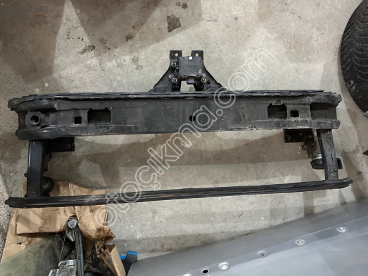 VW PASSAT B8 ÇIKMA ORJİNAL HATASIZ ÖN TAMPON DEMİRİ