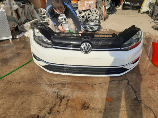 Volkswagen Golf 7.5 İçin Çıkma Ön Tampon - Dolu