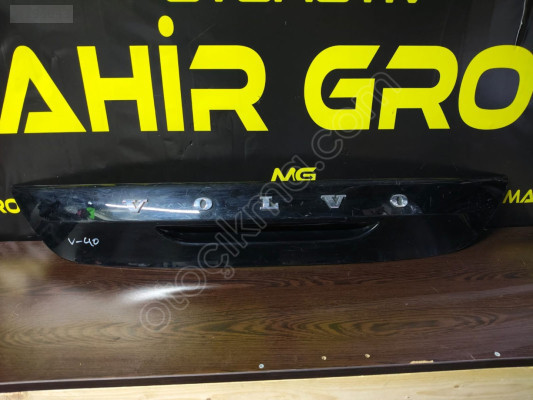 VOLVO V40 BAGAJ AÇMA PANELİ ÇIKMA ORJİNAL 31301301
