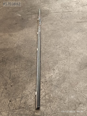 Nissan Qashqai sağ ön kapı sıyırıcı