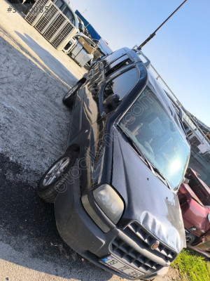 2013 model görünen hasarı vardır..