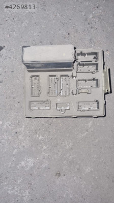 FORD FOCUS 2000 MODEL 1.6 BENZİNLİ SİGORTA KUTUSU