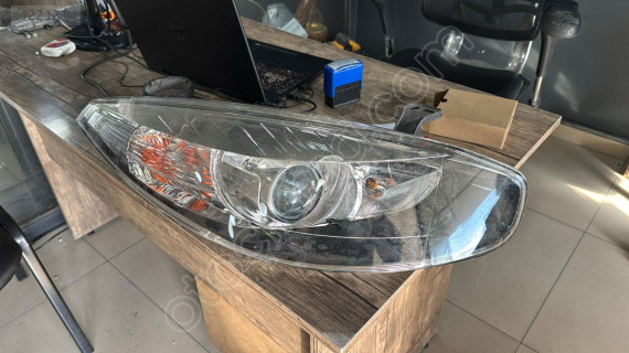 RENAULT FLUENCE MERCEKLİ HALOJEN SAĞ FAR
