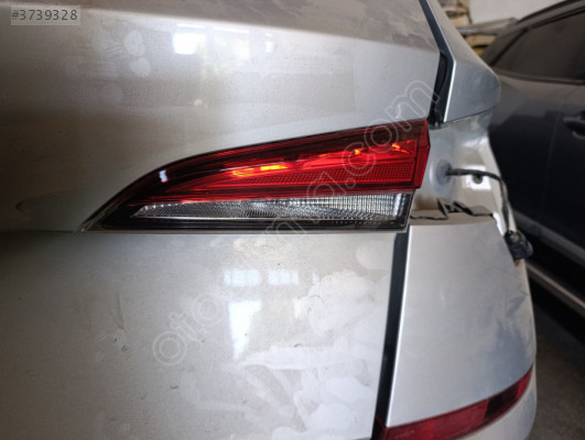 Skoda Kamiq sağ iç stop