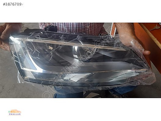 VW Jetta Sağ Far - Ünallar Oto Çıkma Yedek Parça Stoklarında
