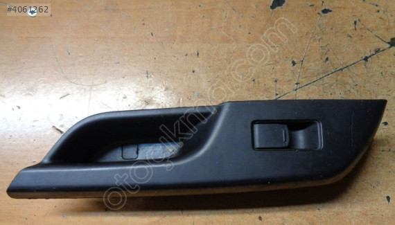 Suzuki Swift II Elektrikli cam kumanda anahtarı 8376768L0