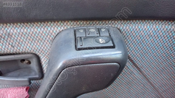 renault R19 sol cam düğmesi