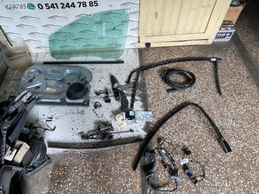 FORD FOCUS SOL ÖN KAPI CAMI 2005-2008 MODEL ORJİNAL ÇIKMA