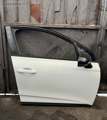 CLİO 5 SAĞ ÖN KAPI HATASIZ BOYASIZ ORJİNAL ÇIKMA PARÇA