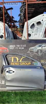 RENAULT CLİO 5 SAĞ ÖN KAPI ORİJİNAL ÇIKMA