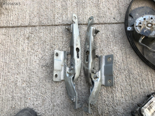 VOLVO S60 V60 2011-2013 SAĞ-SOL KAPUT MENTEŞESİ 30799178/179