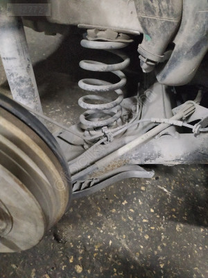 Renault Clio 4 arka helezon yayı