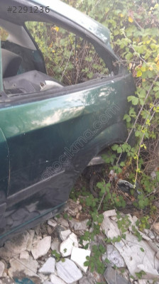 Focus 1 coupe sol arka camurluk kesme çıkma