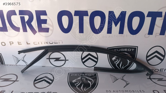 Citroen C4 X Ön Sol Kapı Üst Cam Fitili 9833078880