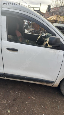 Dacia dokker sağ ön kapı dolu hatasız