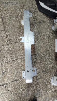 Peugeot 408 ön tampon demiri