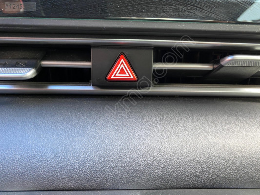 2021 Hyundai Elantra Dörtlü Flaşör Düğmesi