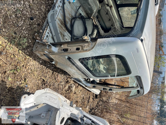 RENAULT KANGOO SAĞ ARKA ÇAMURLUK