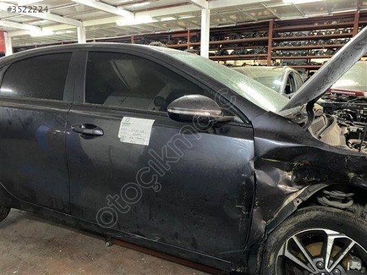 2023 Kia Cerato Sağ Ön Kapı