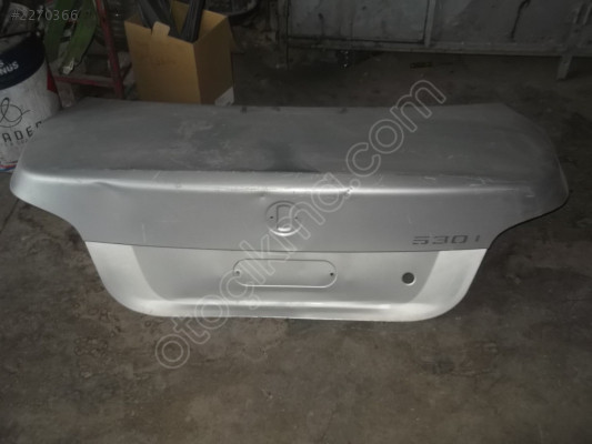 BMW E-60 ARKA BAGAJ KAPAĞI
