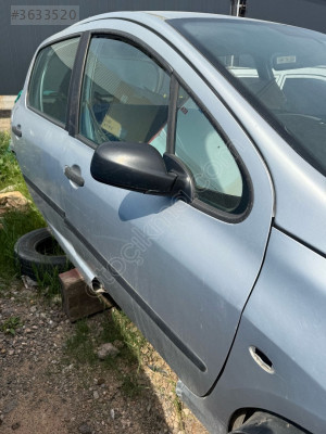 Peugeot 307 sağ ön kapı