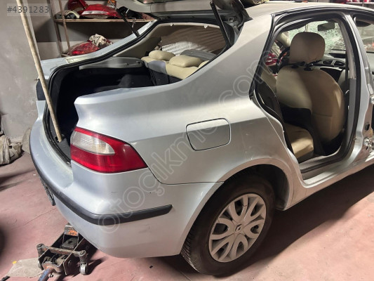 Laguna 2 sağ arka çamurluk sağ çeyrek