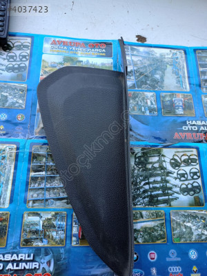 8A61-A044C60-AD Ford Fiesta 08/15 model göğüslük sağ yan kapağı