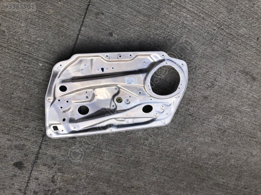 MERCEDES C SERİSİ W204 CAM KRİKOSU 2049052103