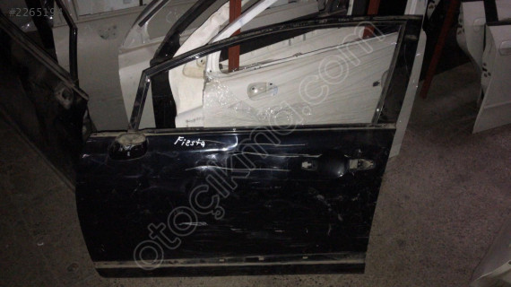 FORD FİESTA  sol ön kapı