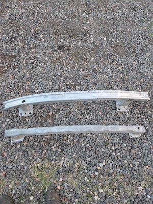 Megane 2 Ön - Arka Tampon Demiri / Ayağı