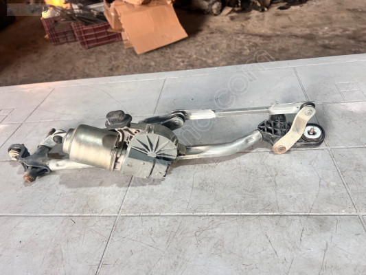 RENAULT FLUENCE ÖN CAM SİLECEK MOTORU ÇIKMA ORJİNAL HATASIZ