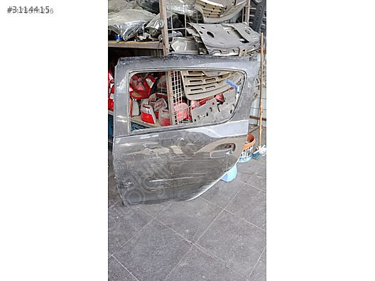 Dacia Sandero sol arka kapı orijinal 8.000 TL