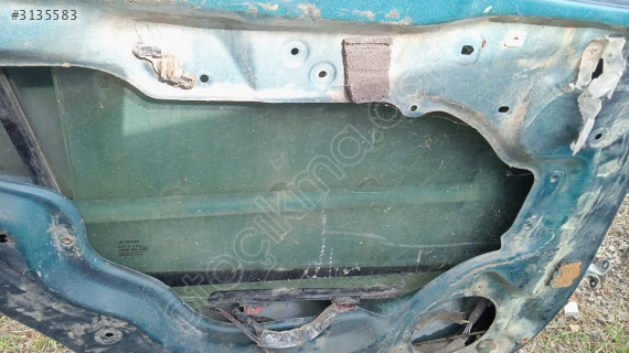 Toyota Carina sol arka kapı camı yedek parça