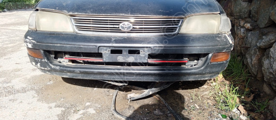 Toyota Corona ön tampon