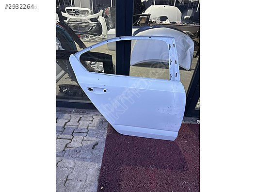 Octavia sağ arka kapı