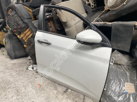 Fiat Egea Hatasız Ön Sağ Kapı