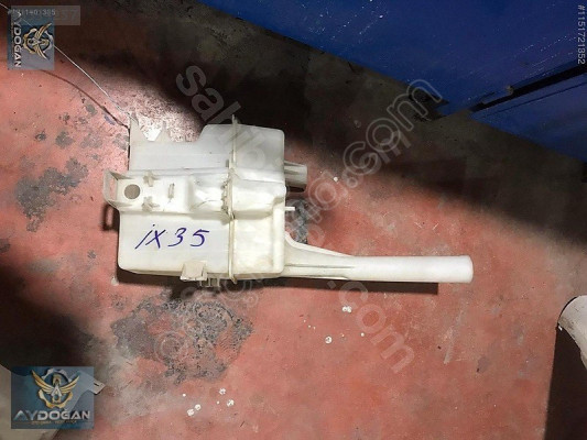 OTO CEM'DEN ÇIKMA HYUNDAİ iX35 CAM SUYU DEPOSU