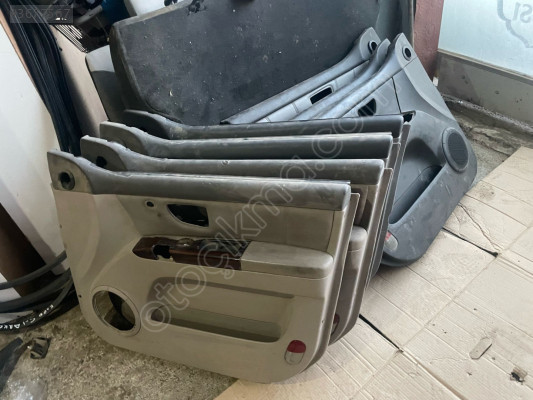 Kia sorento sağ ön kapı döşemesi orijinal temiz