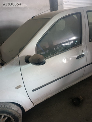 Dacia Logan sol ön kapı