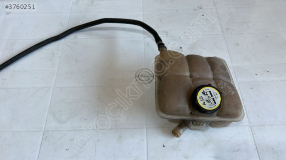 2009-2012 FORD KUGA 2.0 DİZEL OTOMATİK YEDEK SU BİDONU