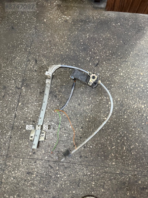 R9 Ön Cam Krikosu Sağ Elektrikli 7702255897