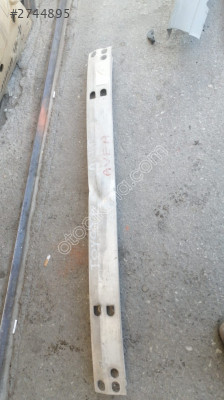 toyota corona arka  tampon demiri