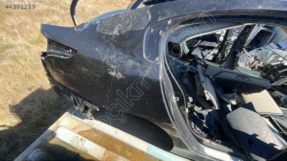 RENAULT LATİTUDE SAĞ ARKA ÇAMURLUK ÇIKMA