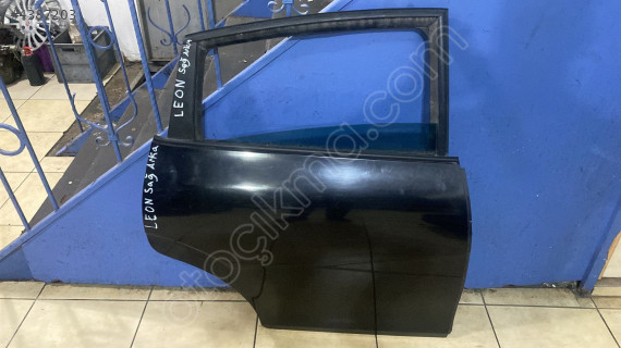 SEAT LEON SAĞ ARKA KAPI